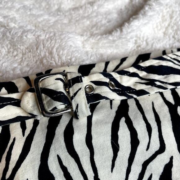 A.B.S. by Allen Schwartz Zebra Print Mini Skirt with Buckle Detail Size 6‎ - Picture 2 of 5